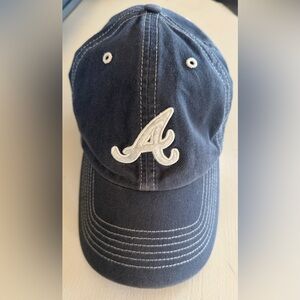 VINTAGE TWIN ENTERPRISE INC. ATLANTA BRAVES Navy Baseball Cap with White Logo